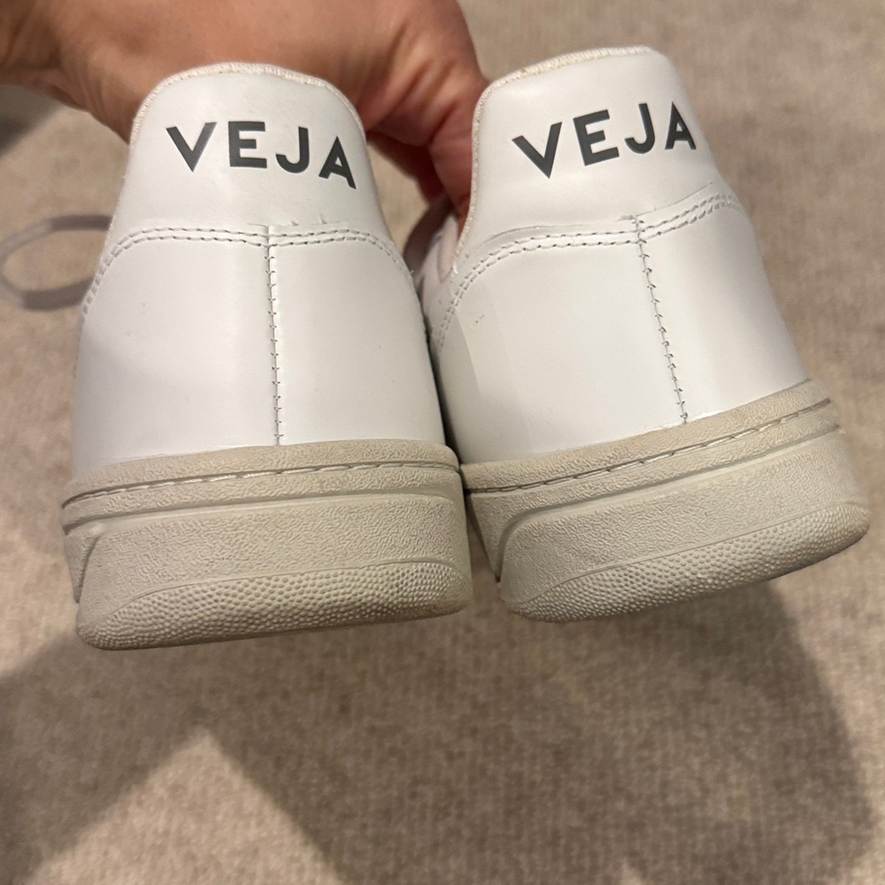 Veja V-90 Women's White Sneakers Size 9 - Picture 6 of 10